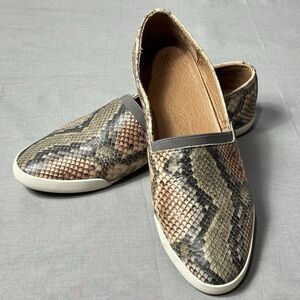 Frye Shoes Women 8M Melanie Slip On Taupe Snake Flats Casual Comfort